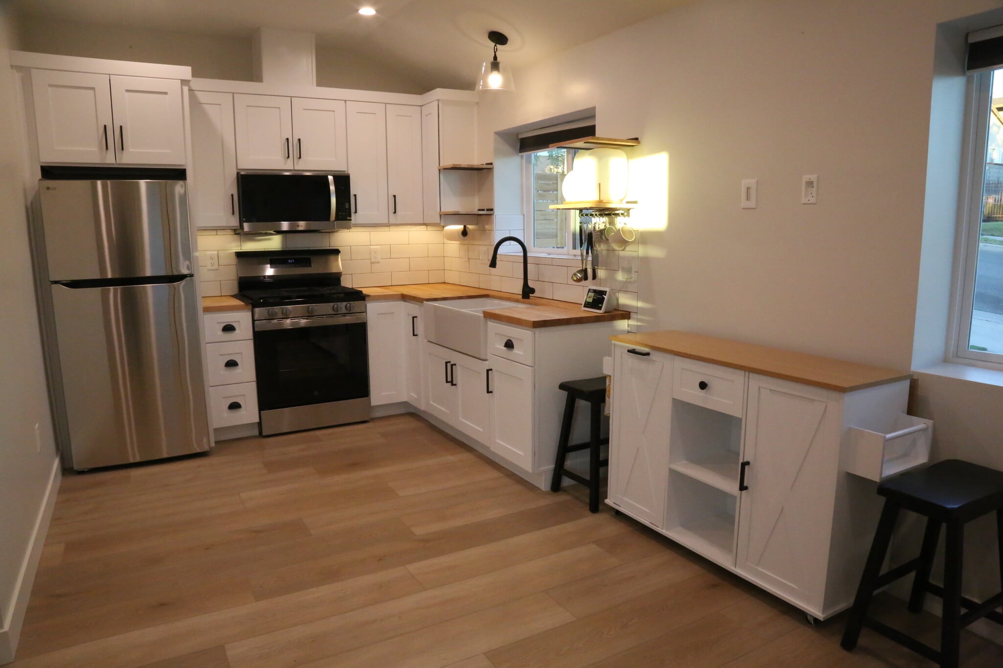 Building Photo - 831 Cambridge Dr