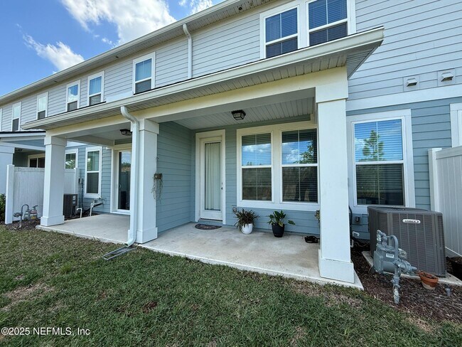 Building Photo - 367 Brandon Lks Dr