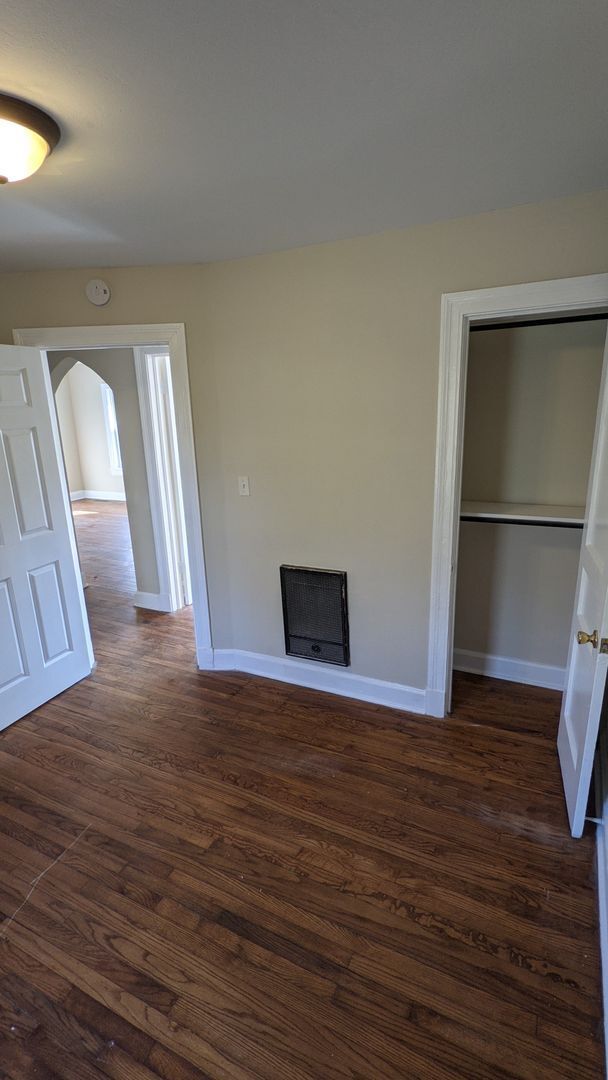 Building Photo - LOCATION ! Washer/Dryer Included 2 Bedroom