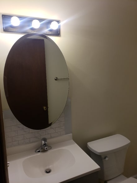 Building Photo - 1129 Farnsworth Ave