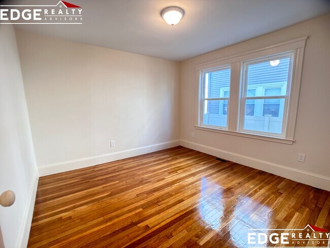 Building Photo - 53 Beechcroft St
