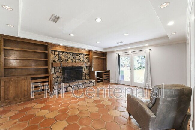 Building Photo - 2649 Homeland Dr