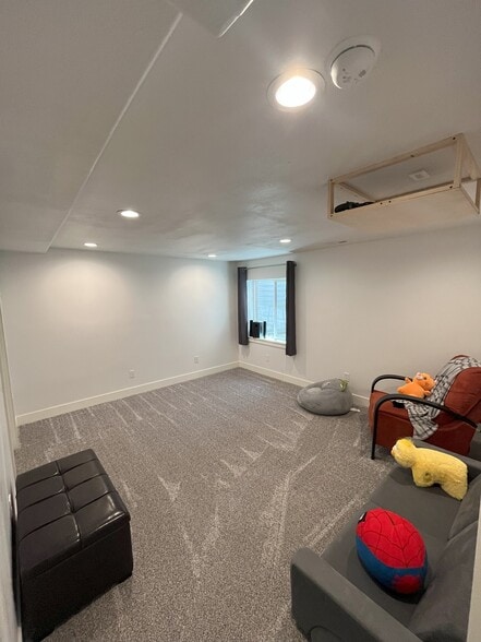Great Room - 525 W Caroles Way
