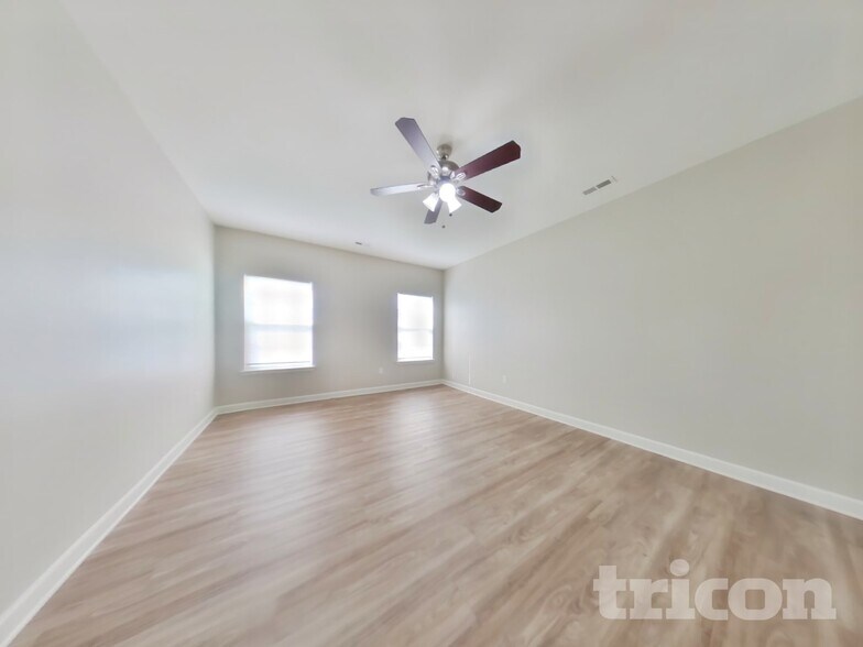 Building Photo - 8326 Knapp Ct