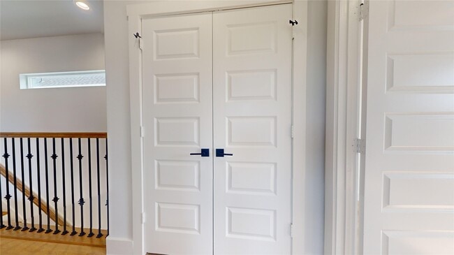 Building Photo - 12268 Kirkgard Dr