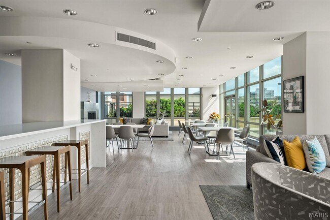 Building Photo - 4909 Laclede Ave