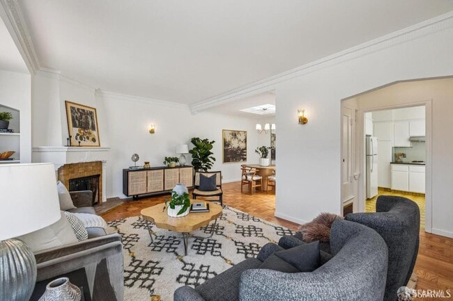 Building Photo - 845 44th Ave