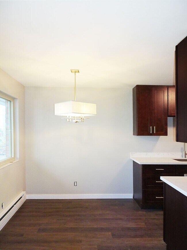 Building Photo - 1bd/1ba Seattle Condo