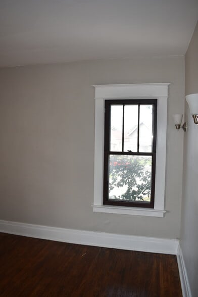 Building Photo - 92 Trowbridge St