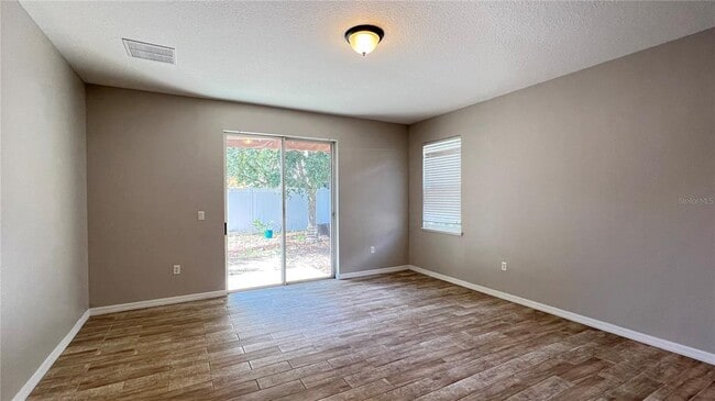 Building Photo - 3840 Ryegrass St