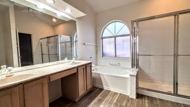 Building Photo - Spacious 4BR 2BA Home w/ Mountain-View Patio • Granite Counters • 2-Car Garage in Tucson