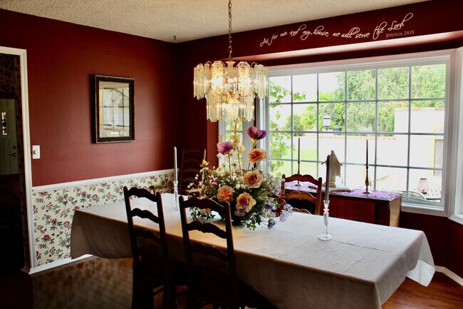 Building Photo - 2041 E Gary Cir