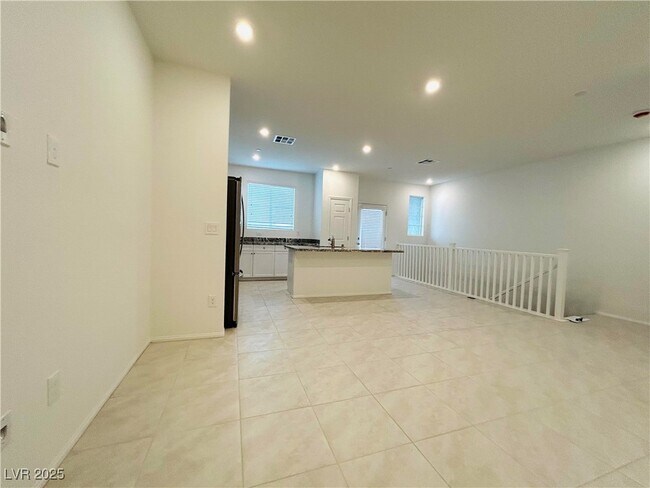 Building Photo - 1163 Heliodor Ave