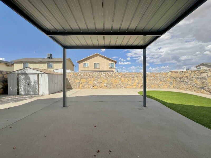 Building Photo - 14169 Tierra Delfin Dr