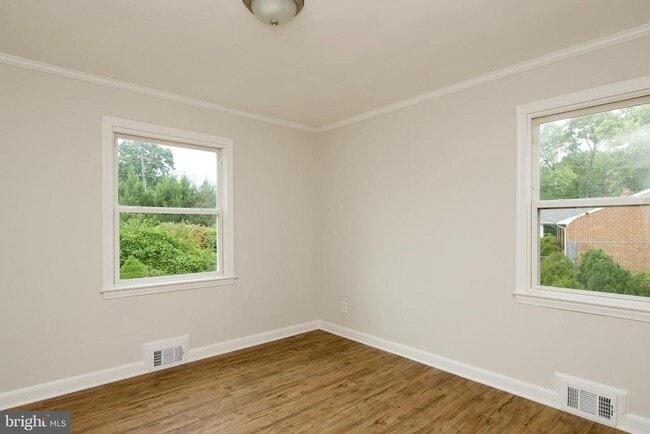 Building Photo - 8808 Oxon Hill Rd