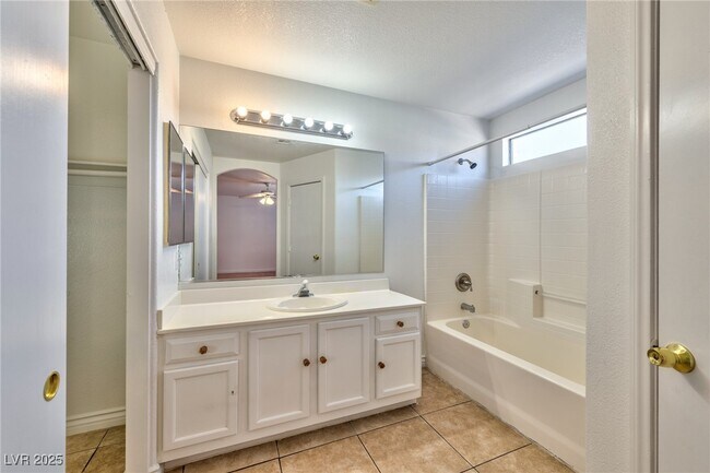 Building Photo - 6348 Kenny Heights Ct