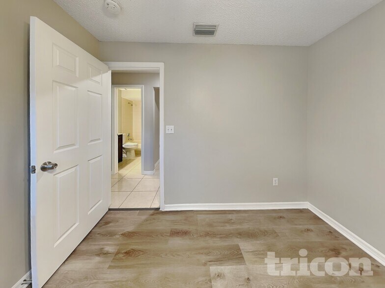 Building Photo - 1435 Spring Ridge Cir