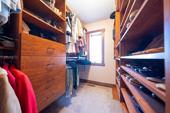 Building Photo - 15678 Duck Pond Way