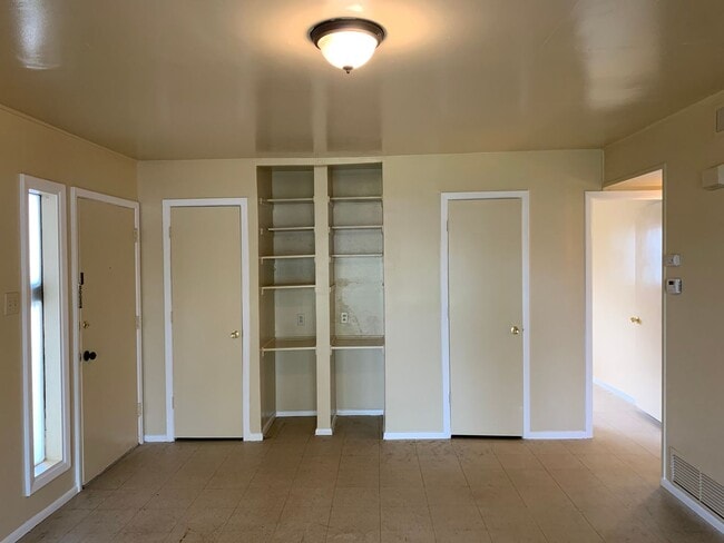 Building Photo - 359 Waxwood Ln