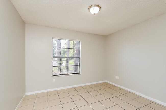 Building Photo - 1095 Heath Ave NW