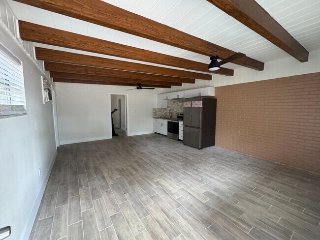 Building Photo - 1214 E 138th Ave