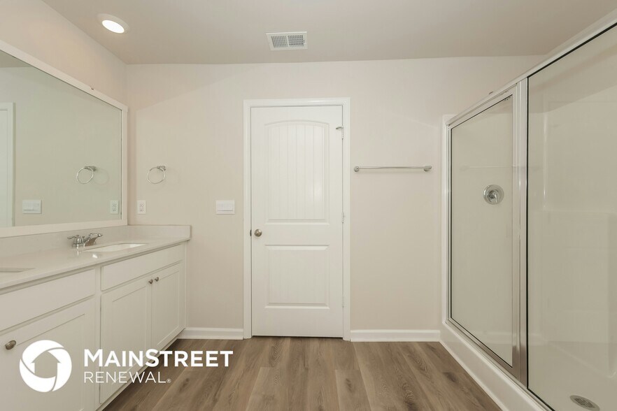 Building Photo - 1814 Wellwood LN