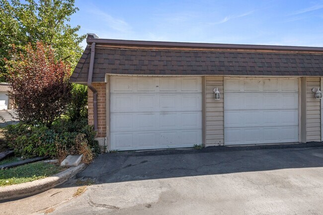 Building Photo - 553 N 200 W