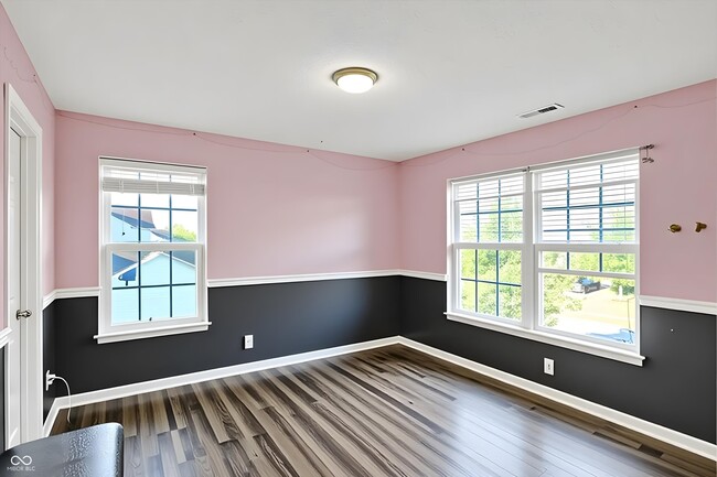 Building Photo - 2161 Silver Rose Dr