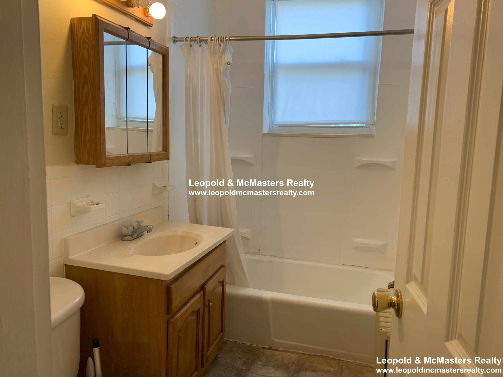 Building Photo - 136 Chiswick Rd