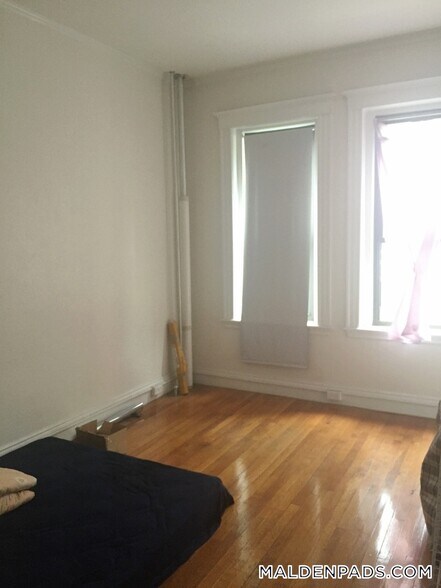 Building Photo - 17-19-19 Washington St S