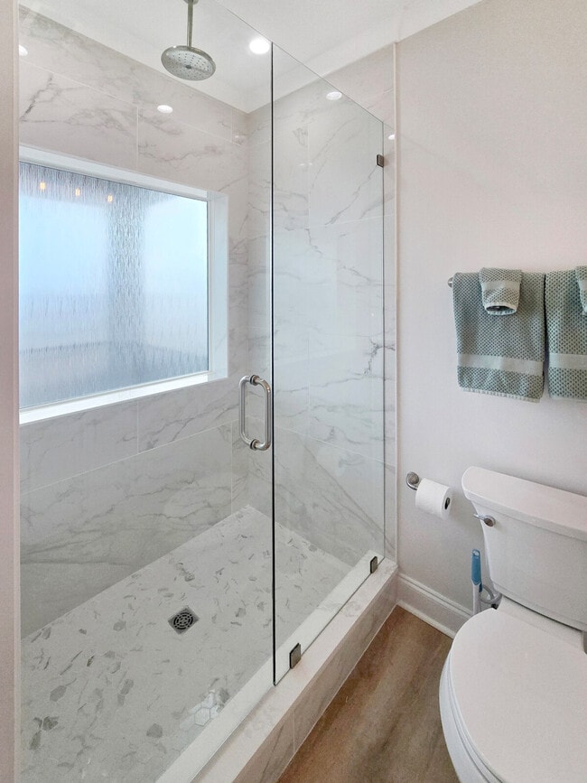 Building Photo - 996 Beach Blvd W