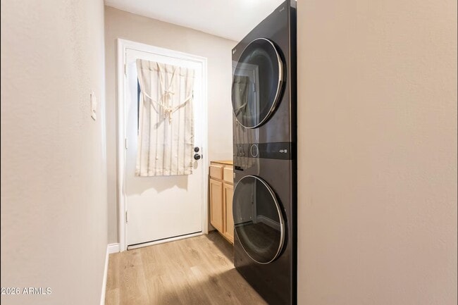 Building Photo - 2506 E Aster Dr