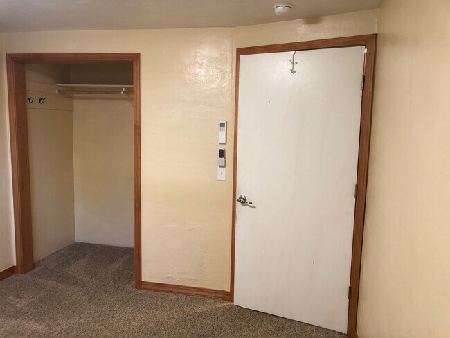 Building Photo - 3 bedroom 2 bathroom house in Thurston!