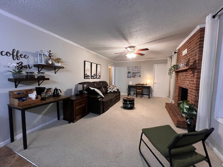Building Photo - 300 College Park Dr