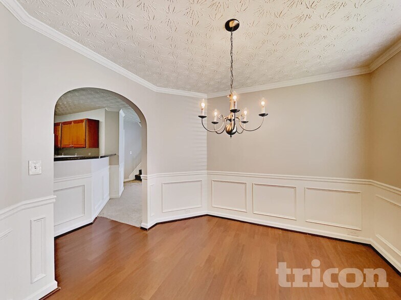 Building Photo - 7637 Garnet Dr