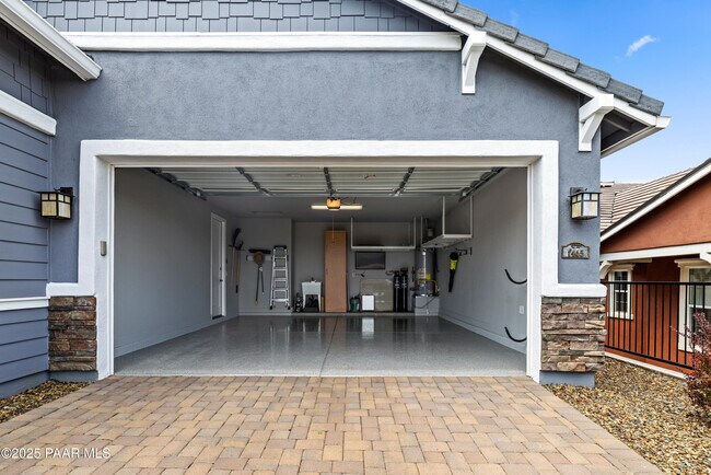 Building Photo - 1465 Varsity Dr