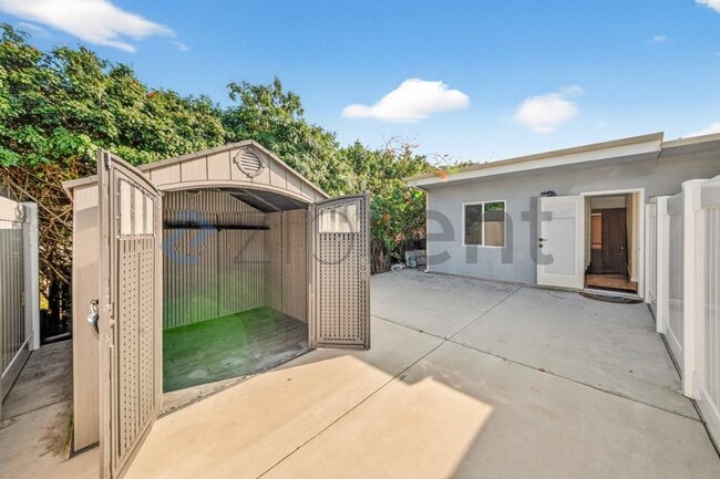 Building Photo - 5775 W 74th St