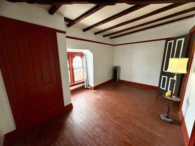 Building Photo - 342 N Newberry St