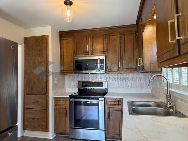 Building Photo - Charming Ranch Home with Large Deck, & Fenced Yard in Raleigh, NC