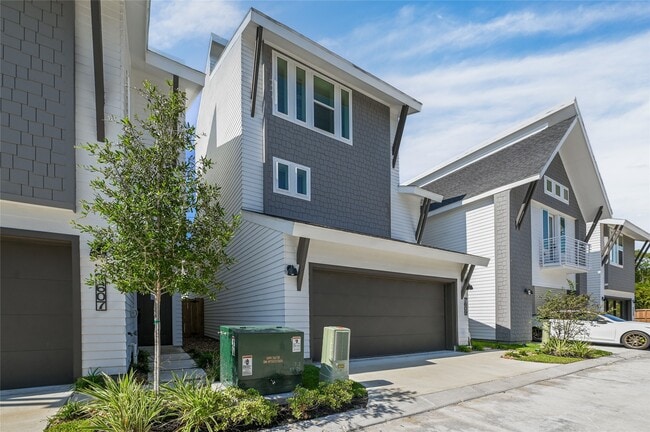 Building Photo - 7609 Victory Reserve St