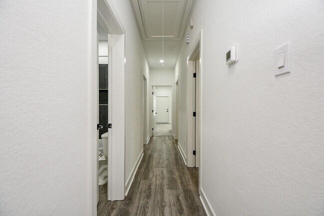 Building Photo - 9734 Pelsey St