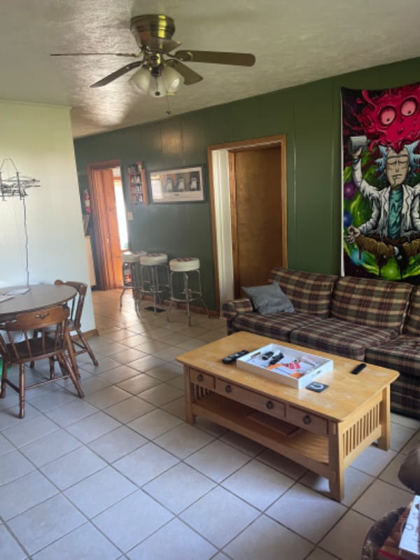 Building Photo - 2414 E 7th St