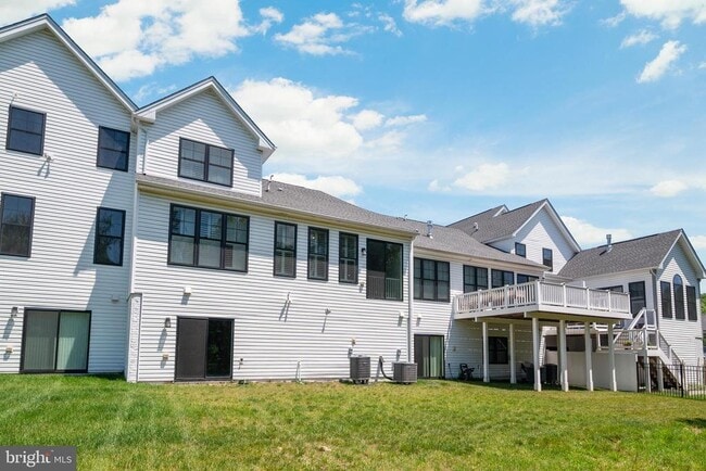 Building Photo - 8631 St Anthony Dr