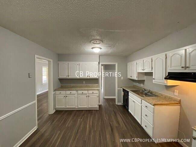 Building Photo - Renovated 3 Bedroom 2 Bath in Whitehaven!
