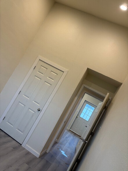 Building Photo - 4705 Yosemite Blvd