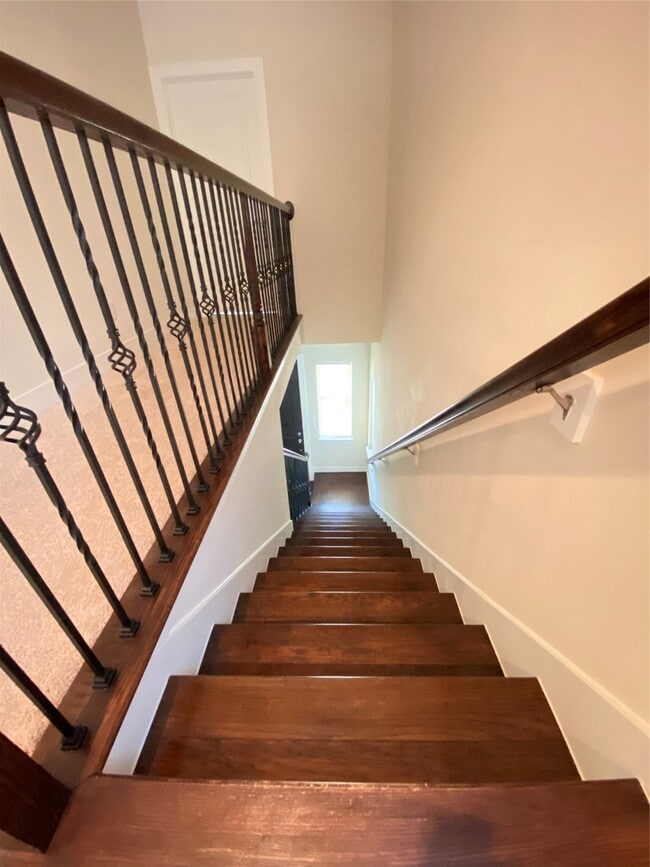 Building Photo - 9510 Cedarpost Square St