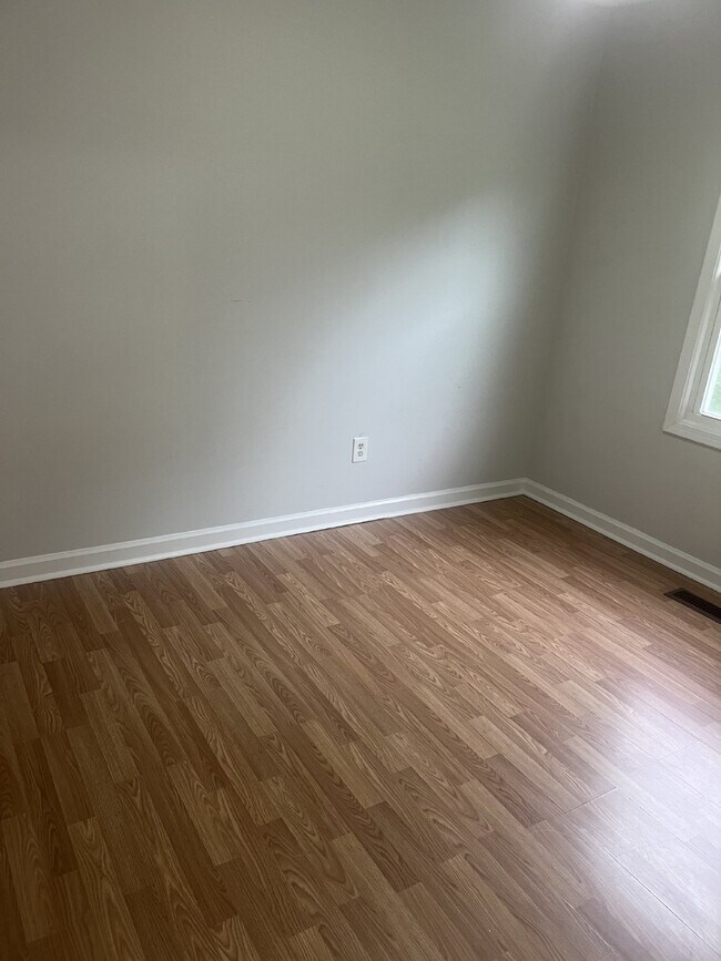 Building Photo - 204 Powell St