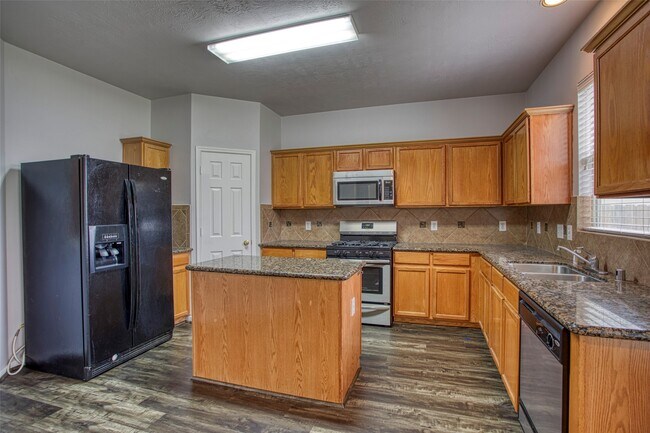 Building Photo - 25127 Florina Ranch Dr