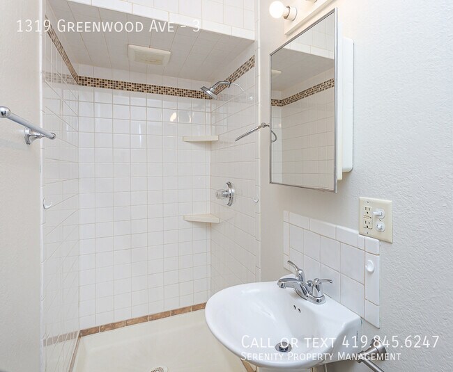Building Photo - 1319 Greenwood Ave