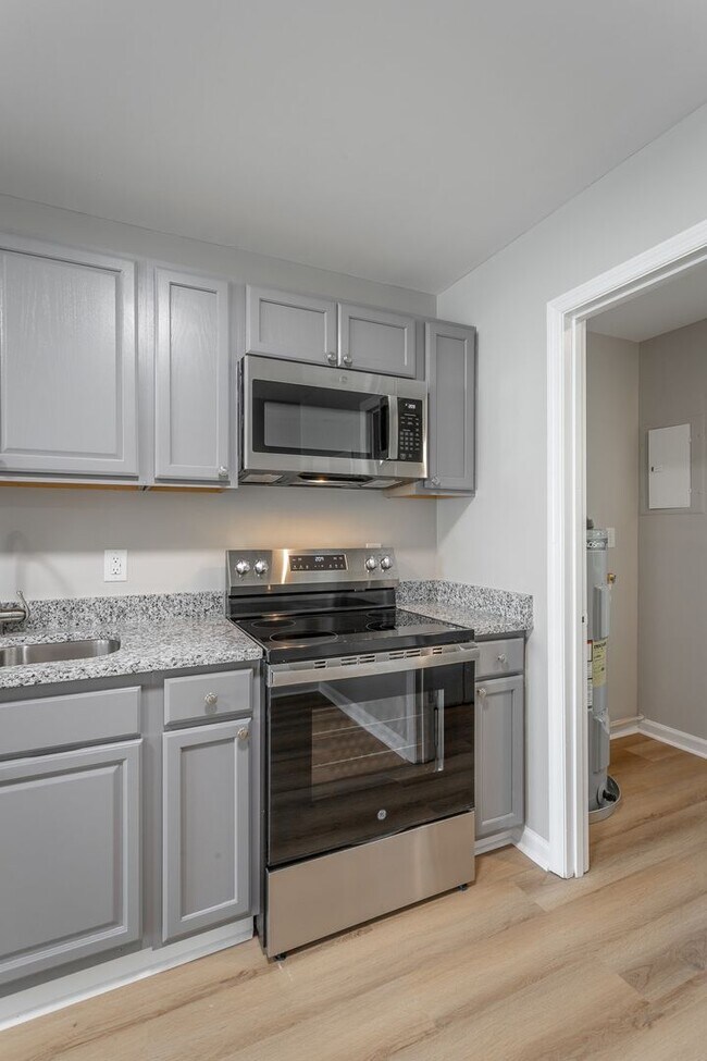 Building Photo - 2703 E 25th St